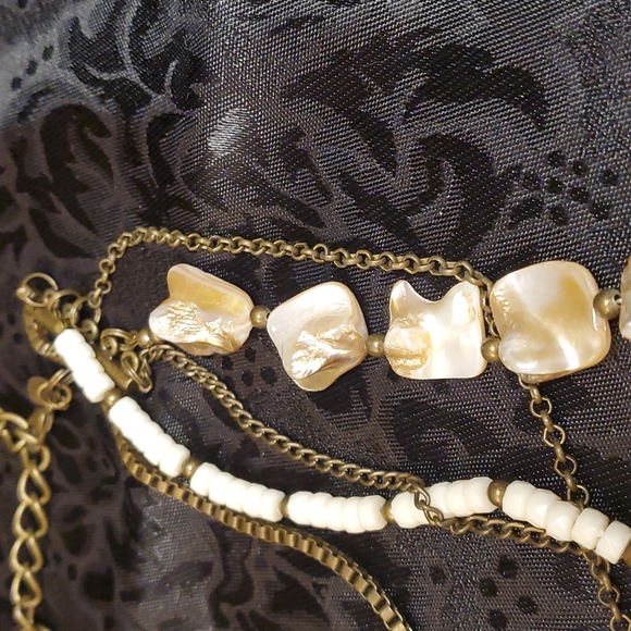 Cookie Lee. Shell necklace - Picture 2 of 4